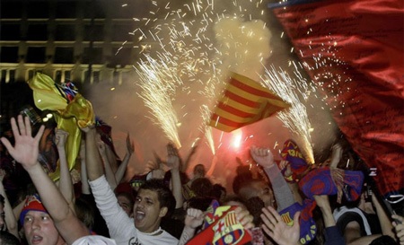 Những khoảnh khắc khó quên trong đêm đăng quang của Barcelona - 11 Những khoảnh khắc khó quên trong đêm đăng quang của Barcelona - 11