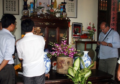 Pho tượng Phật ngọc được làm bằng loại ngọc quý nhất thế giới - 4