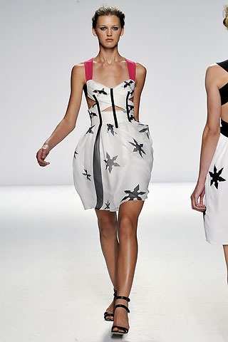 BST xuân hè 2009 của Narciso Rodriguez - 3
