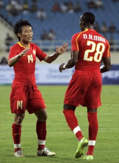 Quang Hải bừng sáng, Việt Nam đánh bại Olympiakos - 4 Quang Hải bừng sáng, Việt Nam đánh bại Olympiakos - 4