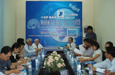 Giới trẻ TPHCM hào hứng với Nhân tài Đất Việt 2009 - 1