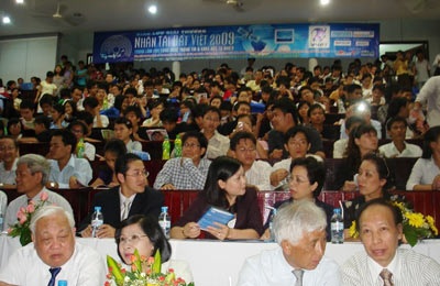 Giới trẻ TPHCM hào hứng với Nhân tài Đất Việt 2009 - 2