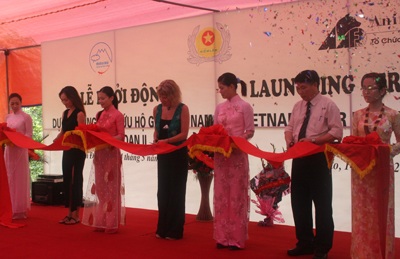 Nuôi gấu lấy mật - Những sự thật “lạnh người” - 1 Nuôi gấu lấy mật - Những sự thật “lạnh người” - 1