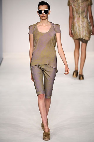 BST xuân hè 2009 của Peter Pilotto - 16