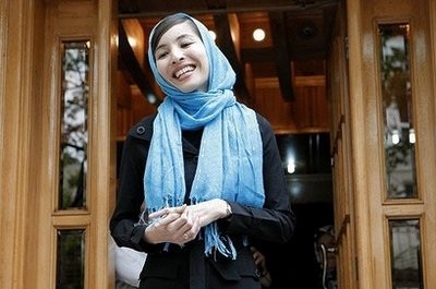 Nhà báo Mỹ bị kết tội làm gián điệp rời Iran tới Áo - 1