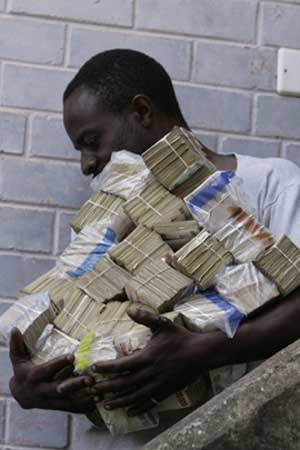 Rao bán tờ tiền 100.000 tỷ đô của Zimbabwe - 1 Rao bán tờ tiền 100.000 tỷ đô của Zimbabwe - 1