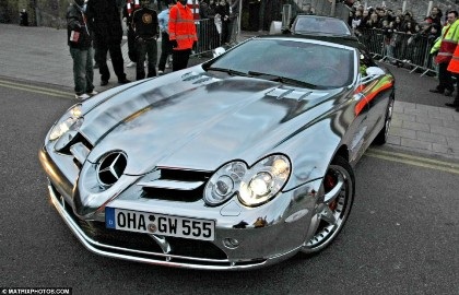 Thêm một chiếc Mercedes SLR McLaren mạ crôm - 1