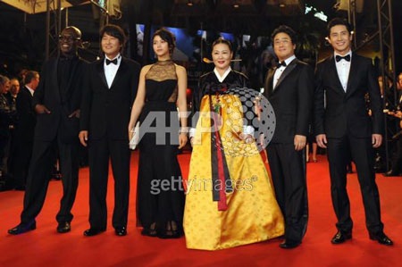 Hàn Quốc đặt hi vọng vào phim kinh dị “Thirst” - 15