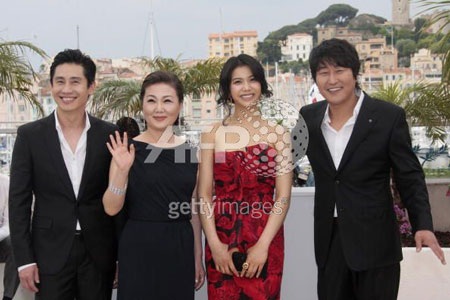 Hàn Quốc đặt hi vọng vào phim kinh dị “Thirst” - 8