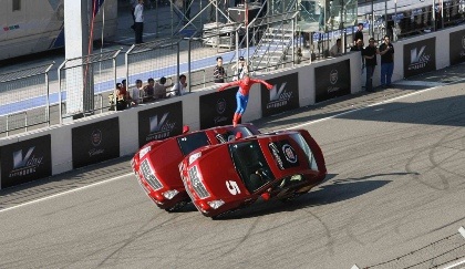 Những pha trình diễn "nghẹt thở" với Cadillac CTS - 8