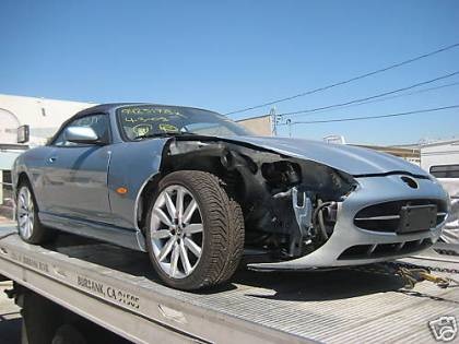 Xe Jaguar được “độ” thành Aston Martin - 2