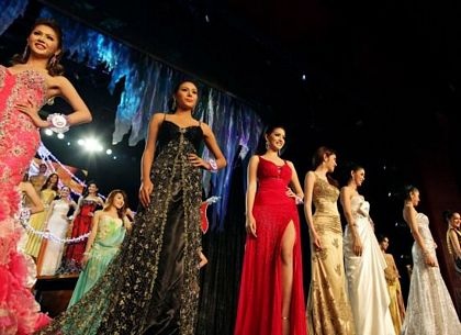 Người đẹp 20 tuổi đăng quang Hoa hậu chuyển giới Thái Lan  - 13