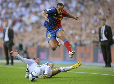 12 tháng, 12 sự thay đổi giúp Barca soán ngôi Real Madrid - 2