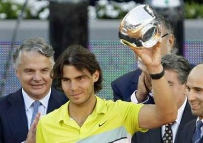 Federer chấm dứt cơn khát danh hiệu tại Madrid - 2 Federer chấm dứt cơn khát danh hiệu tại Madrid - 2