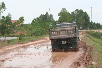 Tuyến “đường nhựa” độc nhất vô nhị - 2 Tuyến “đường nhựa” độc nhất vô nhị - 2