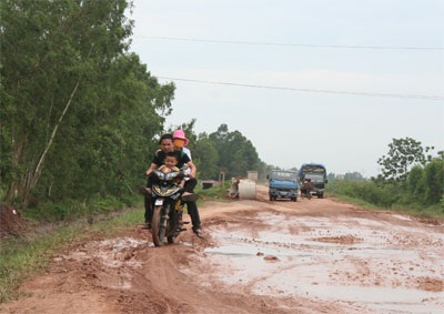 Tuyến “đường nhựa” độc nhất vô nhị - 10 Tuyến “đường nhựa” độc nhất vô nhị - 10