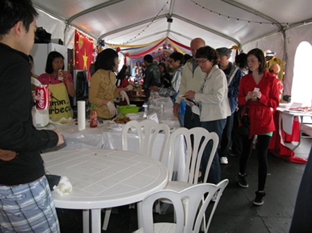 Văn hóa Việt Nam tỏa sáng tại Lễ hội hoa Tulip Canada - 3 Văn hóa Việt Nam tỏa sáng tại Lễ hội hoa Tulip Canada - 3