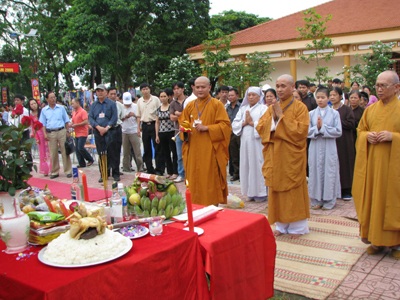 Chùm ảnh: Đúc trống đồng mừng sinh nhật Bác - 9