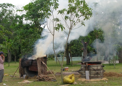 Chùm ảnh: Đúc trống đồng mừng sinh nhật Bác - 6