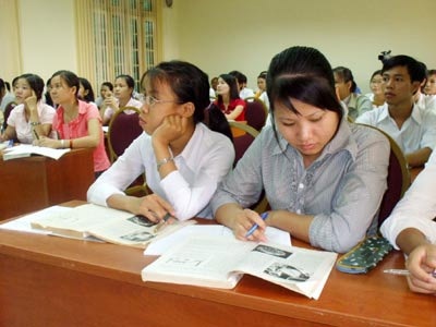 Cử tri lo vì học phí, run vì thực phẩm - 3 Cử tri lo vì học phí, run vì thực phẩm - 3