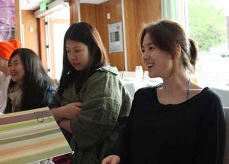 Song Hye Kyo cá tính với tóc ngắn - 7