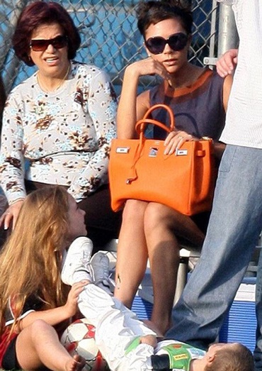 Ngắm bộ sưu tập túi sành điệu của Victoria Beckham - 17 Ngắm bộ sưu tập túi sành điệu của Victoria Beckham - 17
