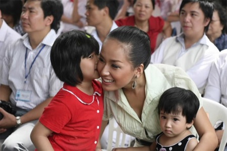 Những tấm lòng thiện nguyện ở quanh ta - 1