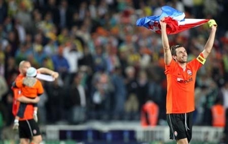 Chung kết UEFA Cup - Nơi niềm vui đọng lại... - 11