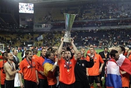 Chung kết UEFA Cup - Nơi niềm vui đọng lại... - 5