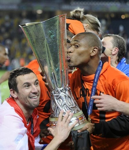 Chung kết UEFA Cup - Nơi niềm vui đọng lại... - 16