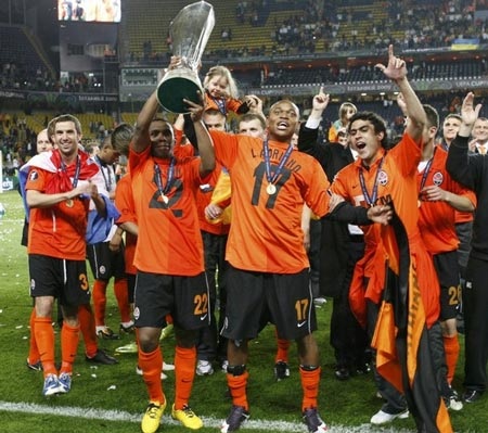 Chung kết UEFA Cup - Nơi niềm vui đọng lại... - 15