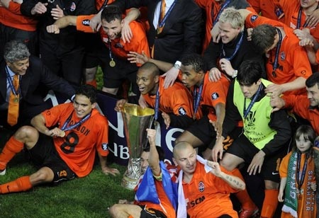 Chung kết UEFA Cup - Nơi niềm vui đọng lại... - 12