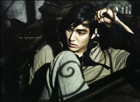 Lee Min Ho sống vui nhờ... “Boys over flowers” - 14