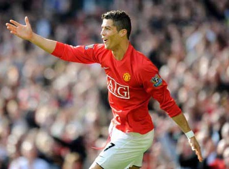 C. Ronaldo hé lộ khả năng chuyển tới Real Madrid - 1