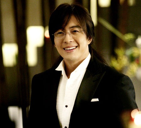 Bae Yong Joon vẫn là nghệ sĩ giàu nhất Hàn Quốc - 1