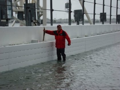 Đường đua Daytona chìm trong biển nước - 5 Đường đua Daytona chìm trong biển nước - 5