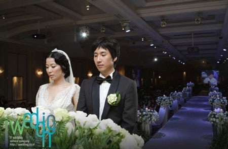 Xem lại đám cưới ấm cúng của Lee Seon Kyun và Jeon Hye Jin - 4 Xem lại đám cưới ấm cúng của Lee Seon Kyun và Jeon Hye Jin - 4