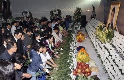 Chùm ảnh: Người Hàn Quốc viếng cựu tổng thống - 6