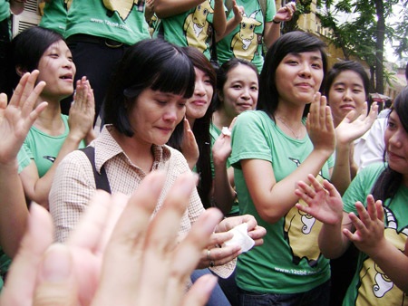 “Nổ tung” màn chia tay “tự phát” - 7 “Nổ tung” màn chia tay “tự phát” - 7