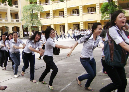 “Nổ tung” màn chia tay “tự phát” - 1 “Nổ tung” màn chia tay “tự phát” - 1
