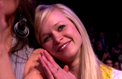 “Thần tượng âm nhạc Mỹ” không tiếc vì cưới vợ sớm - 1