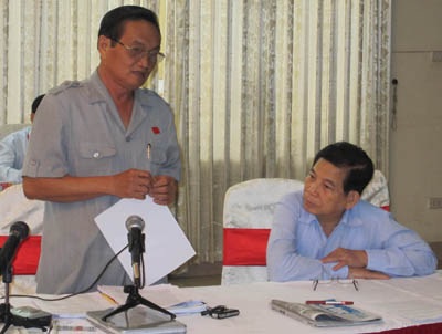 Những câu hỏi “nóng” bên hành lang nghị trường - 1 Những câu hỏi “nóng” bên hành lang nghị trường - 1