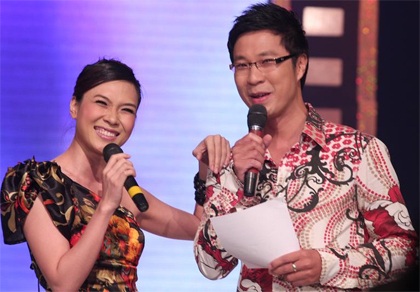 MC Mỹ Tâm “sung” trên sân khấu - 1 MC Mỹ Tâm “sung” trên sân khấu - 1