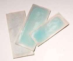 Có nên dùng miếng dán hạ sốt cho trẻ? - 1 Có nên dùng miếng dán hạ sốt cho trẻ? - 1
