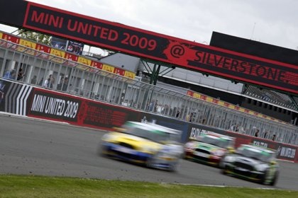 Tiệc sinh nhật linh đình của MINI - 5