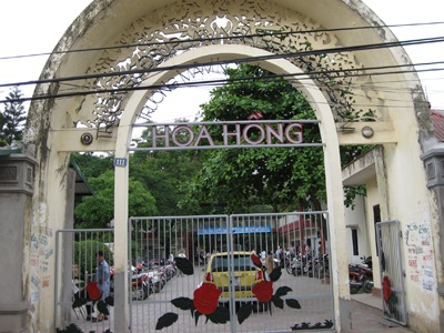 Hỗn loạn, chen lấn đăng ký cho con vào trường mầm non - 4 Hỗn loạn, chen lấn đăng ký cho con vào trường mầm non - 4