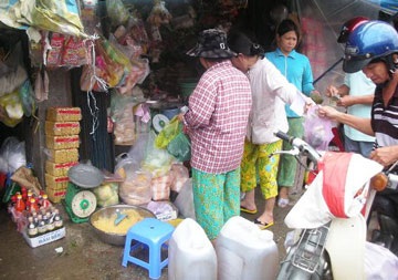 Tràn lan bột ngọt không nhãn mác - 1 Tràn lan bột ngọt không nhãn mác - 1