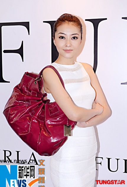 Người tình của Quách Phú Thành sexy với áo tắm - 8