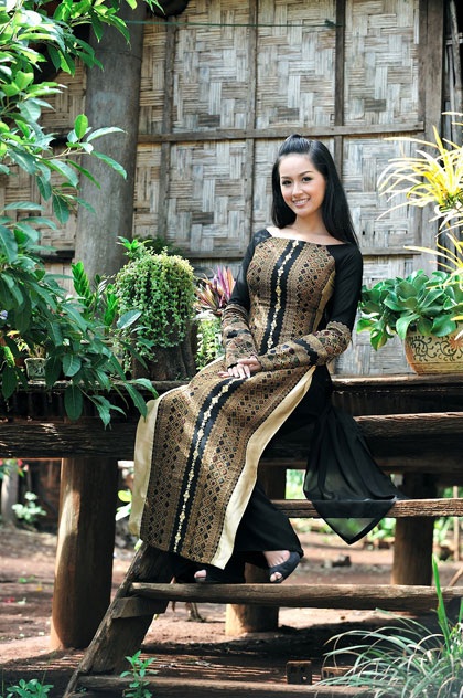Chùm ảnh: Mai Phương Thúy duyên dáng trên đất Tây Nguyên - 11 Chùm ảnh: Mai Phương Thúy duyên dáng trên đất Tây Nguyên - 11