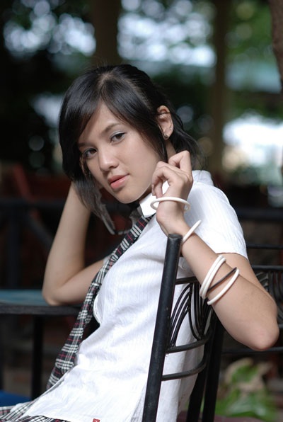 Nữ sinh viên xinh xắn, đa tài - 2